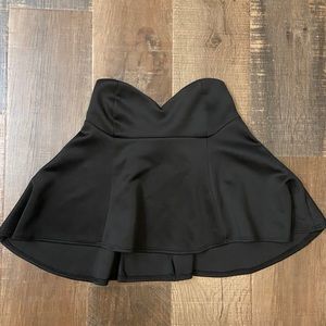 Ruffle strapless top